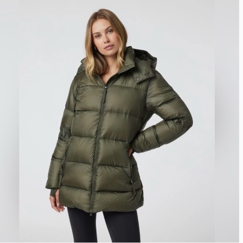 Vuori Vail Long Down Jacket. Women's Oregano Green Hooded Puffer Jacket.